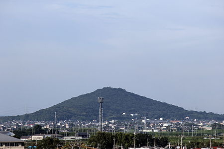 雌岡山