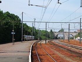 De perrons van Wezet / Visé (vroeger: Visé-Bas) met in de achtergrond de brug waarop Visé-Haut te vinden was.