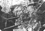 Soldados portugueses nas matas do Rio Onzo equipados com FN FAL.