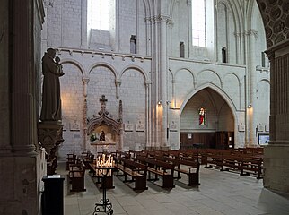 Élévation du mur latéral de la nef de l'église Saint-Pierre-des-Marais de Saumur