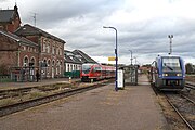 Een Duitse en een Franse trein in Lauterbourg.