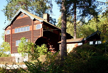 Lars Israel Wahlmanin vuosina 1904–1906 itselleen rakennuttama Villa Tallom. Ruotsalaista kansallisromantiikkaa.