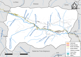 Carte en couleur présentant le réseau hydrographique de la commune