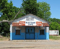 Blue Front Cafe i Bentonia.