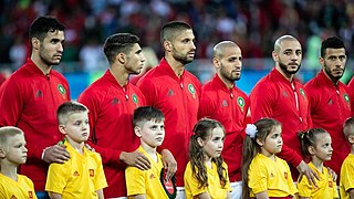 Munir (premier à gauche) lors de l'hymne national du Maroc contre l'Espagne.