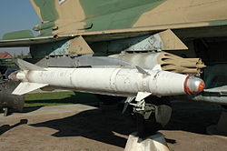 H–25ML rakéta a Magyar Légierő MiG–21-esének szárnya alatt