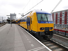 Kereta Intercity di stasiun Leiden Centraal