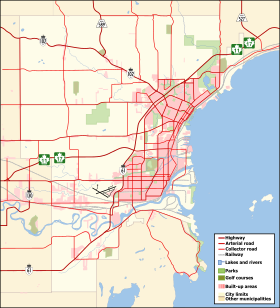 La route 61 arrive par le sud-ouest dans Thunder Bay