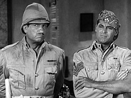 Victor McLaglen en Cary Grant in Gunga Din