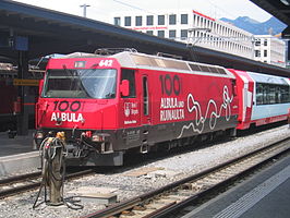 locomotief Ge 4/4 III 642 met Glacier-Express te Chur