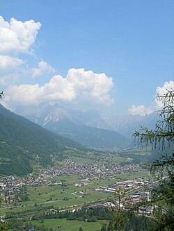 Mezzano seen from Monte Vederna