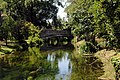 Le pont dans le jardin.