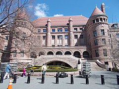 Fachada sur del Museo Americano de Historia Natural, Nueva York, obra de Calvert Vaux y J. Wrey Mould (1874-1877)