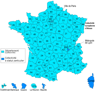 Carte des départements français en tant que collectivités territoriales (en bleu ciel) et des collectivités à statut particulier (en bleu foncé). La Collectivité européenne d'Alsace, qui a un statut sui generis, doit être mise à part.