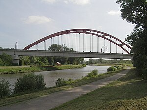 Viaduc du TGV au-dessus de l'Escaut.