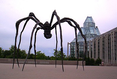 Maman, skulptur av Louise Bourgeois ved National Gallery of Canada, 1999