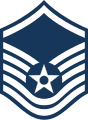 Distintivo di grado di master sergeant della U.S. Air Force, indossato sulle maniche.