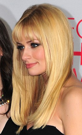 Beth Behrs in 2012 tijdens 38e People's Choice Awards