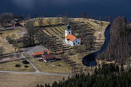 Flygfotografi av Sandhems kyrka, april 2009