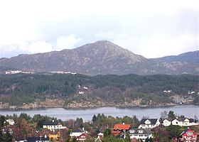 Lyderhorn vu depuis Sotra.