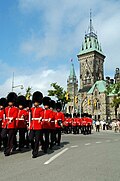 The Canadian Grenadier Guards défilant à Ottawa en Ontario.