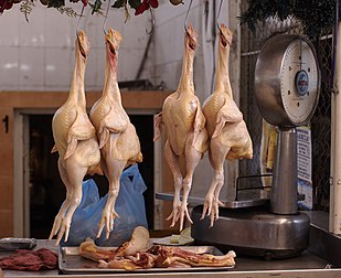 Poulets plumés en vente sur un marché de Mazatlán, dans l'État de Sinaloa, au Mexique. (définition réelle 2 860 × 2 336)