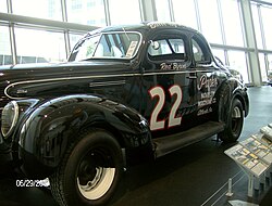 Red Byrons bil uppställd på Nascar Hall of Fame.