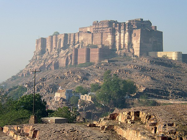 fortikaĵo Mehrangarh en Jodhpur (Raĝasthano, Barato)