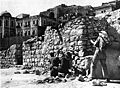 Legionarios árabes atacan la Yeshivá Porat Yosef, Ciudad Vieja de Jerusalén, 1948.