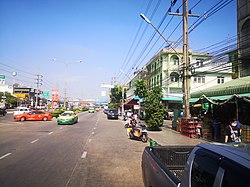 ถนนบางขุนเทียนช่วงตลาดบางบอน