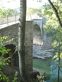 Lo pont medieval de Mirande sus Òrb.