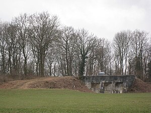 Kazemat Maastricht-2 met observatiekoepel EBEN III