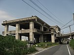 成田市土屋地先の京成成田空港線の橋脚 当初は成田新幹線の建設予定地として整備される予定だった（2007年）