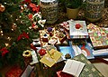 La navidad nos da mucha felicidad. Que pases muy bien con tu familia. Un abrazo Cesar :). Gracias por el regalo. Igna 23 dic 2011 (UTC)