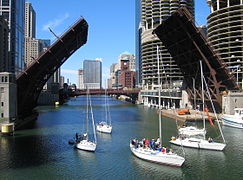 Cầu trên đường State ở Chicago, Illinois, Hoa Kỳ