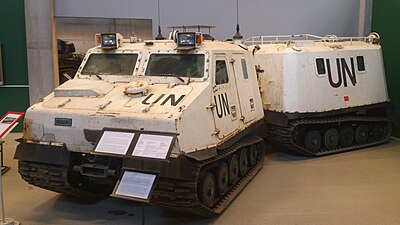 Bandvagn 206S på Försvarsfordonsmuseet Arsenalen. Vagnen är en prototyp till Bandvagn 308/309 och försedd med en 6-cylindring turbodieselmotor.