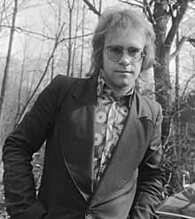 Elton John in Nederland (cropped).jpg