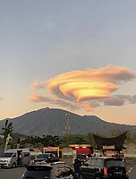 Gunung Ungaran dilihat dari Rest Area KM.429 Ungaran diambil 10 September 2018 tampak ada awan berbentuk tornado