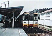 ホーム（蛸島行きの列車が停車） （2005年3月）