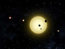 케플러-11은 주변에 여섯 개의 행성을 거느리는 유사 태양이다. 2010년 8월 26일에 NASA의 케플러 망원경에 의해 관찰된 세 행성을 보고 예술가가 표현한 이미지에서처럼, 가끔씩 둘 이상의 행성이 항성의 앞을 지나간다. 이미지 제공 : NASA/Tim Pyle