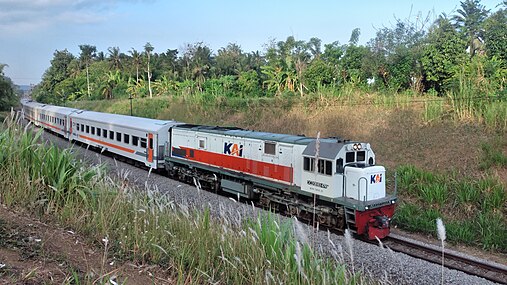 Kereta api Probowangi berangkat meninggalkan Stasiun Banyuwangi Kota menuju Surabaya, 2023