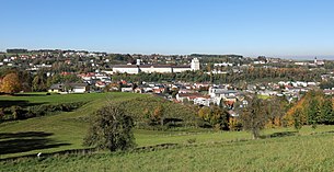 Südostansicht von Kremsmünster mit dem ortsbildbeherrschenden Stift