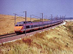 TGV Sud-Est alkuperäisessä oranssissa värityksessä.