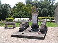 Monument aux morts devant l'église