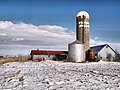 Une ferme en hiver.