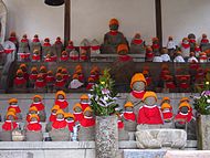 Estatuetas de Ksitigarbha (ou Jizō) en masse