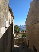 Il monte Cofano visto da un vicolo di Erice.