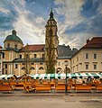 Lapangan Pogačar di depan katedral