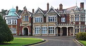 Η πρόσοψη του Bletchley Park (Ηνωμένο Βασίλειο), μείγμα διάφορων αρχιτεκτονικών στυλ