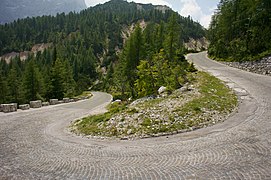 Haarnadelkurve auf der Passstraße